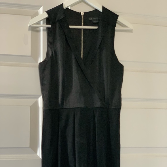 Cocktail dress only worn twice and has pockets. - Picture 2 of 3